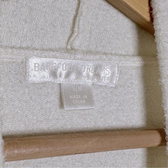 Barefoot Dreams Banboo Chic Calypso Cardigan Wrap
Ombre White Gray Size S/M - Picture 4 of 4